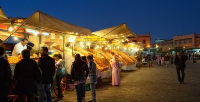 La plaza Djemaa el Fna: el corazón cultural y gastronómico de Marrakech