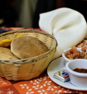 Deléitate con los sabores exquisitos de Uarzazate: Descubre la auténtica cocina marroquí en un destino culinario inolvidable